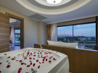 GRANADA LUXURY OKURCALAR.