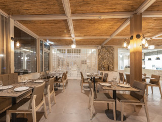 Apollon Windmill Hotel