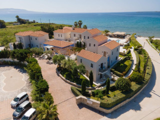 Costa Rossa Boutique Hotel