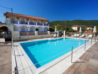 Diamanto Complex (Karavomylos Sami)