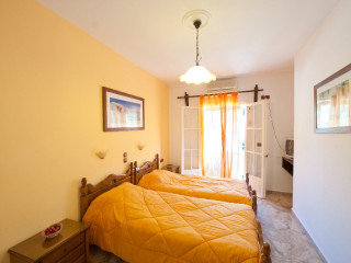 MARINA APARTMENTS HOTEL (Agios Gordios) (C)