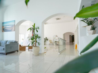 Melini Hotel Suites