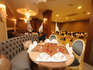 INSULA RESORT and SPA.