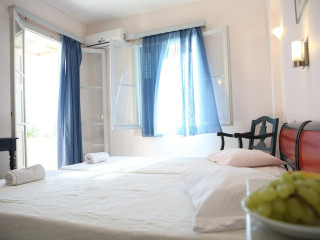 Red Tower Hotel (Nikiana)