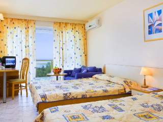Arena Hotel Holiday