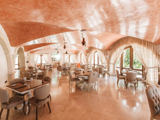 Parklane Resort and Spa 