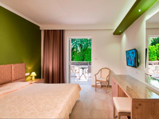 Alexandra Beach Hotel