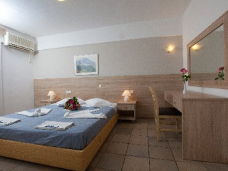 Elmi Suites Apartments