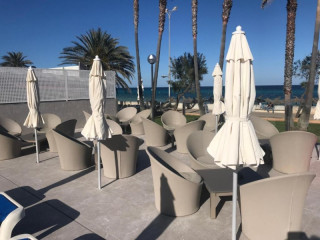 R2 VERONICA BEACH HOTEL