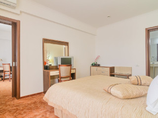 Hotel Saturn