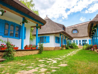 5 Chirpici - Small Traditional Resort..