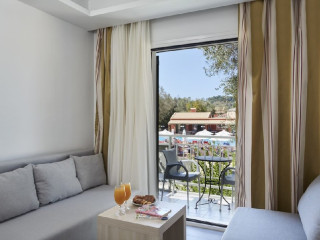 Apollo Palace Hotel(Messonghi)