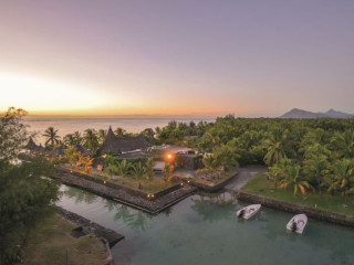 Paradis Beachcomber Golf Resort Spa