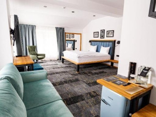How Boutique Hotel...
