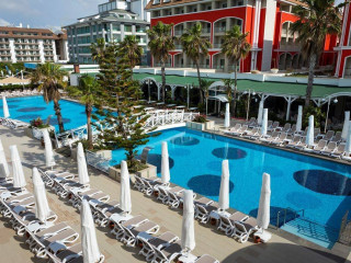 SELECTUM LUXURY RESORT