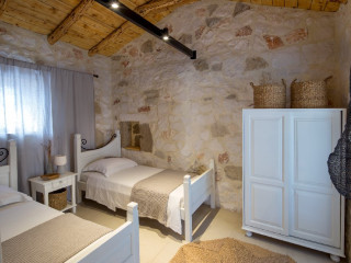 Paliokaliva Village (Tragaki CR)