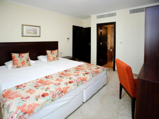 SUNSET RESORT 