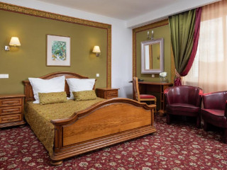 . Grand Hotel Brasov