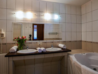 Popas Turistic Bucovina ( Sucevita)