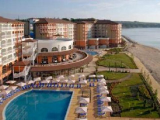 Sol Luna Bay