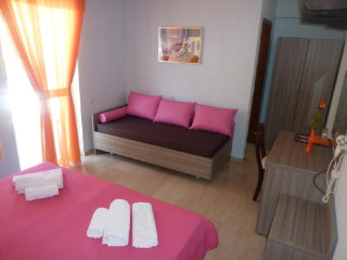 White Rose Hotel 