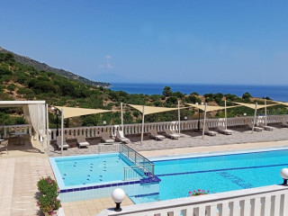 Matilda Hotel (Vassilikos)