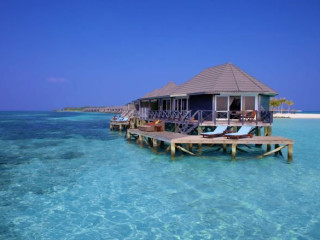 Kuredu Island Resort 