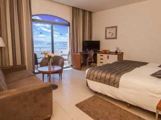 DOUBLETREE BY HILTON (ex hotel DOLMEN)