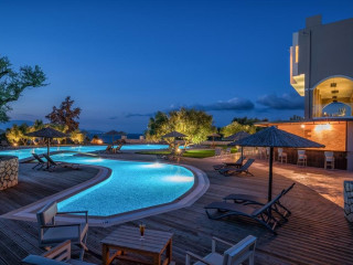 Elegance Luxury Suites (Tragaki)