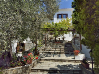 Diplomats Holidays Hotel