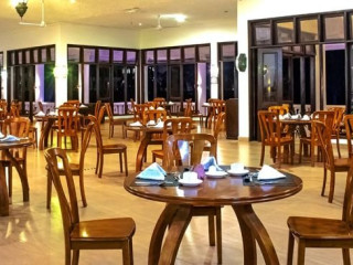PrideInn Flamingo Beach Resort