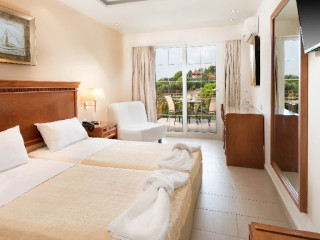 Avalon (Adults Only, + 18 ani) (Zante Town)