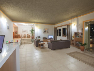 Fotis Studios And Apartments