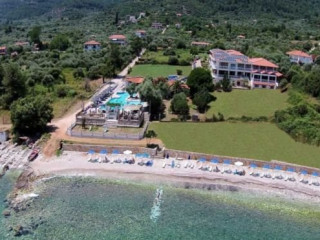 Maranton Beach Hotel