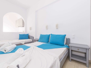 Blue Waves (Kamari - Santorini) 