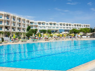 Sovereign Beach Hotel 