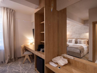 Hotel Serenity