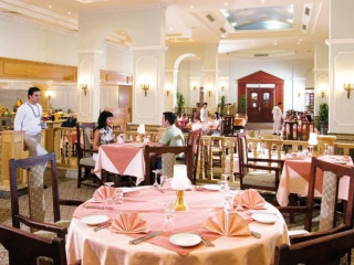 Khalidya Palace Rayhaan by Rotana Abu Dhabi