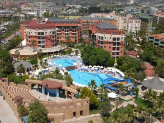 INSULA RESORT