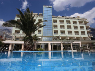 PARK HOTEL (Makarska)