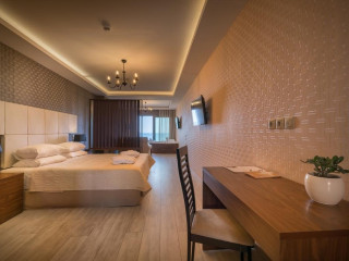 SERIOUS JOB APARTMENT