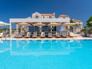 Costa Rossa Boutique Hotel