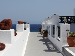 Vrachia Studios (Oia Santorini) 