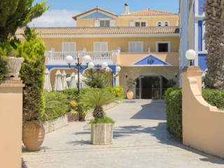 Petros Hotel