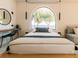 Villa di Mare Seaside Suites