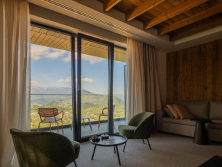 The Pines Bucegi Lodge..