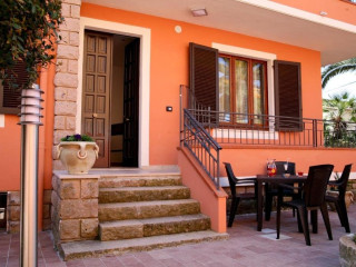 Villa Marogna Casa Vacanze Con Servizio Di Bed And Breakfast 