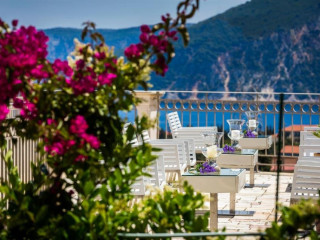 Almyra Hotel 