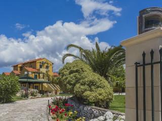 Sandy Beach Villas Apartments 