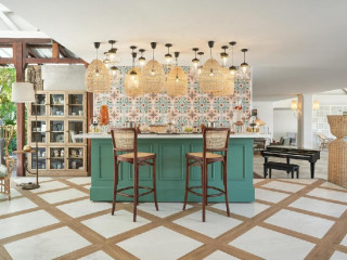 Paradise Cove Boutique (Adults only)